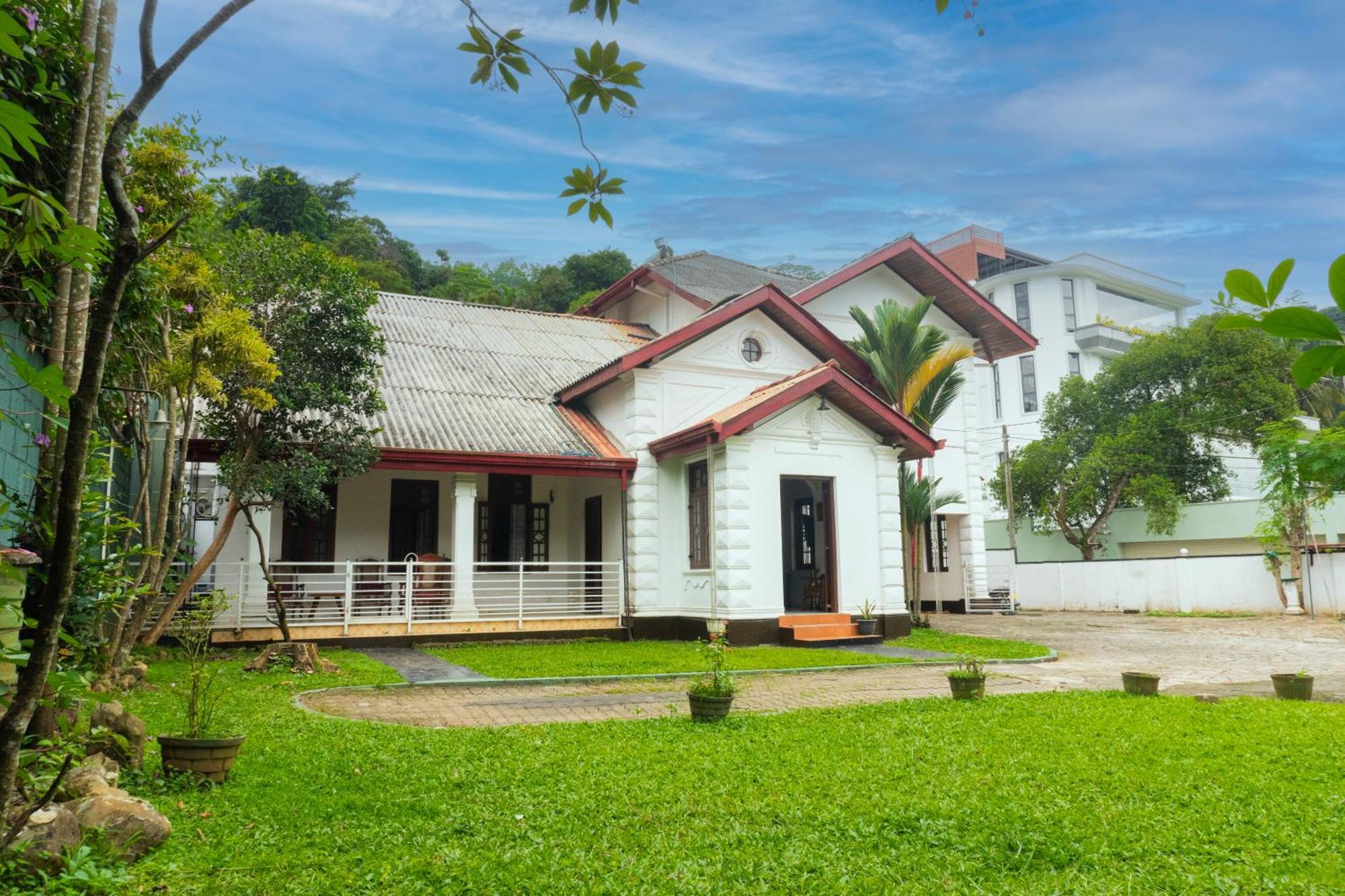 Antique Tourist Lodge Kandy Eksteriør billede
